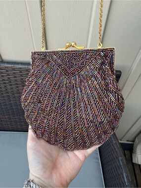 Jenny Buchanan Multi-color Beaded Scallop Clamshell Purse Handbag Chain Strap